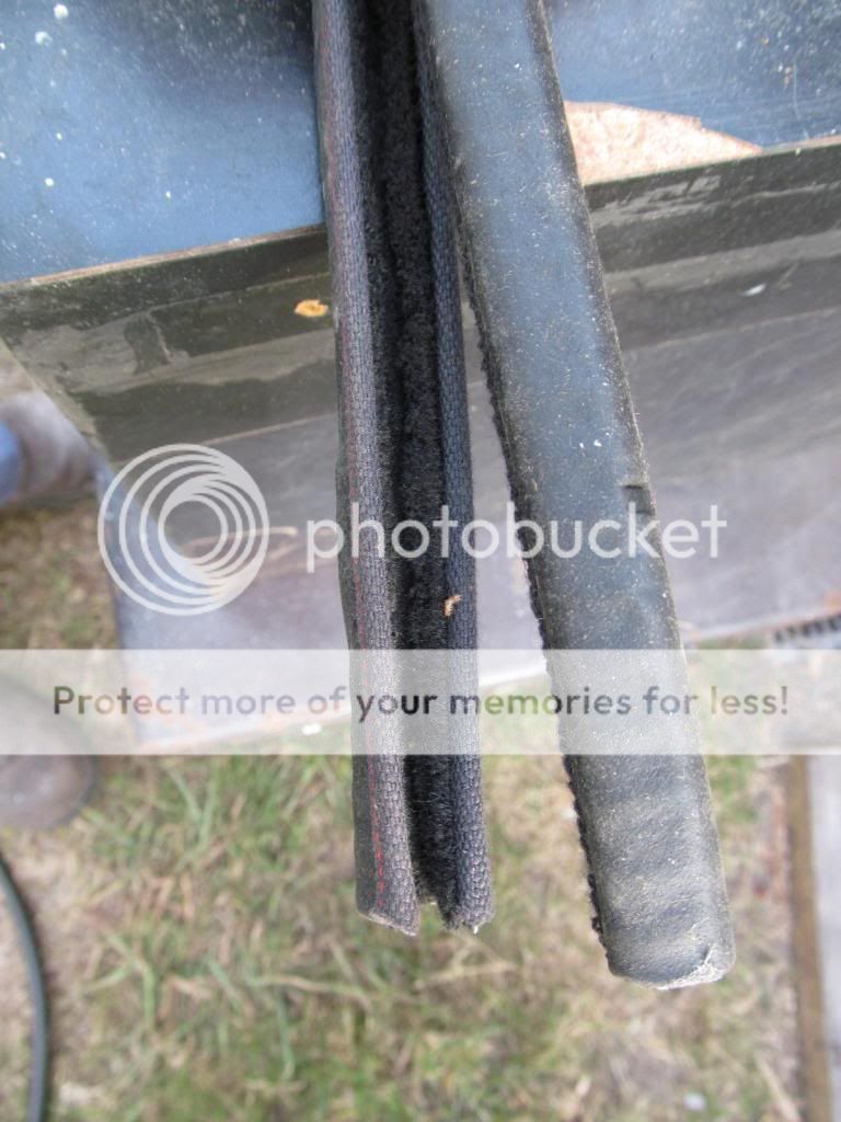 http://i412.photobucket.com/albums/pp208/lesbarlinauto/VW%20parts/IMG_2003.jpg